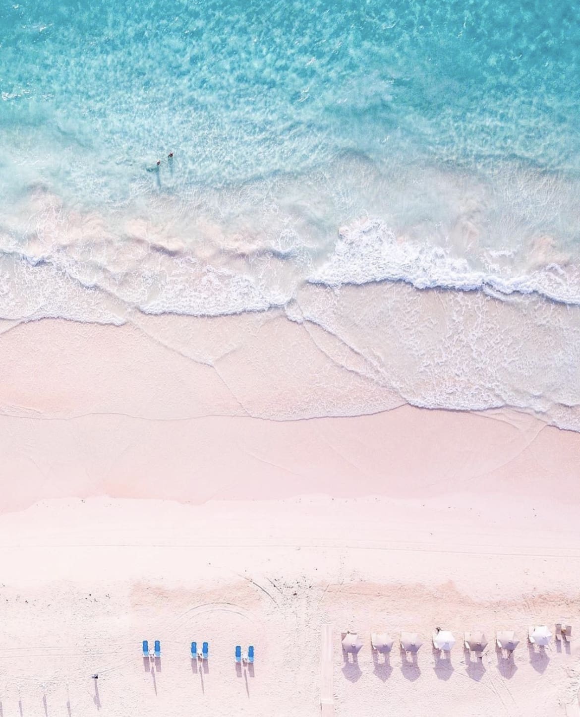 The picturesque Pink Sands Beach - The 12 Best Beaches in the Bahamas