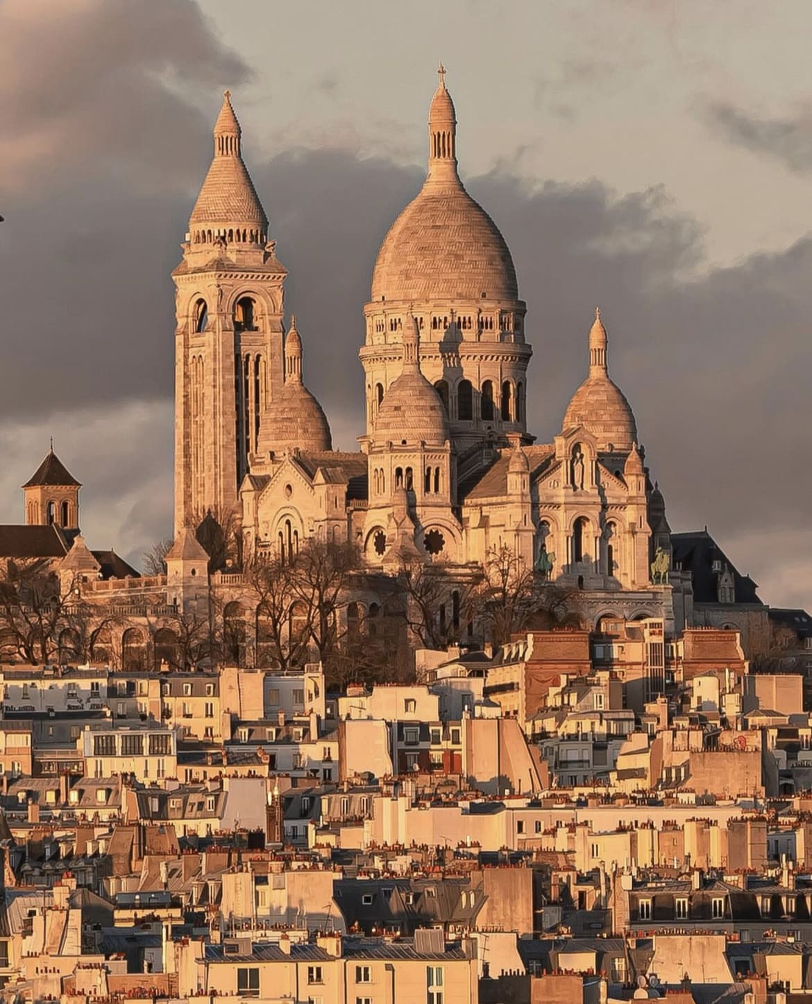 Explore Montmartre - Best Things To Do In Paris