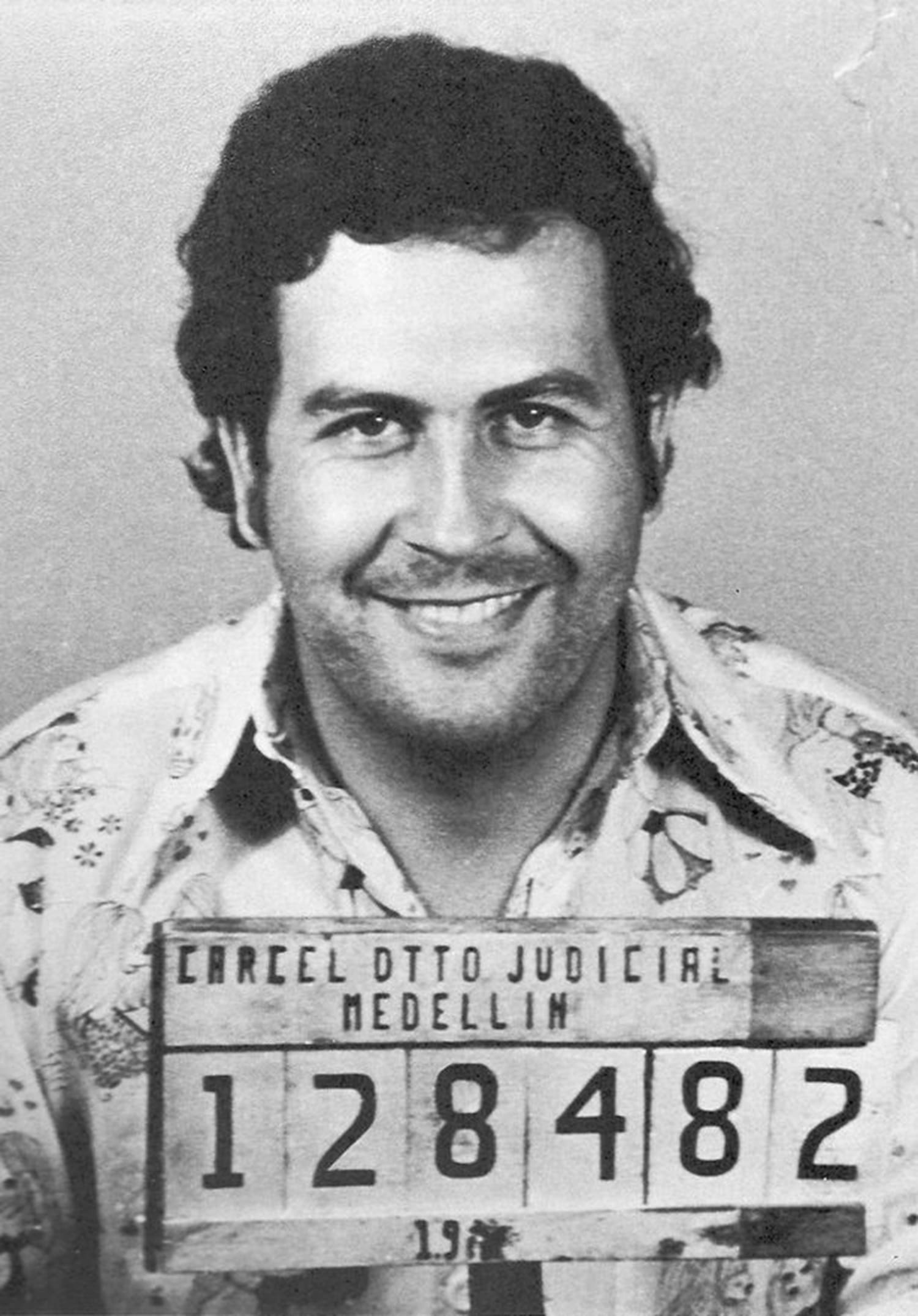 Pablo Escobar - The Rise and Fall of the Most Famous Criminals in History
