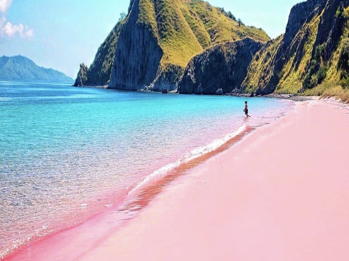 The Pink Lakes Of Australia - Why They’re Pink, Where To Find Them