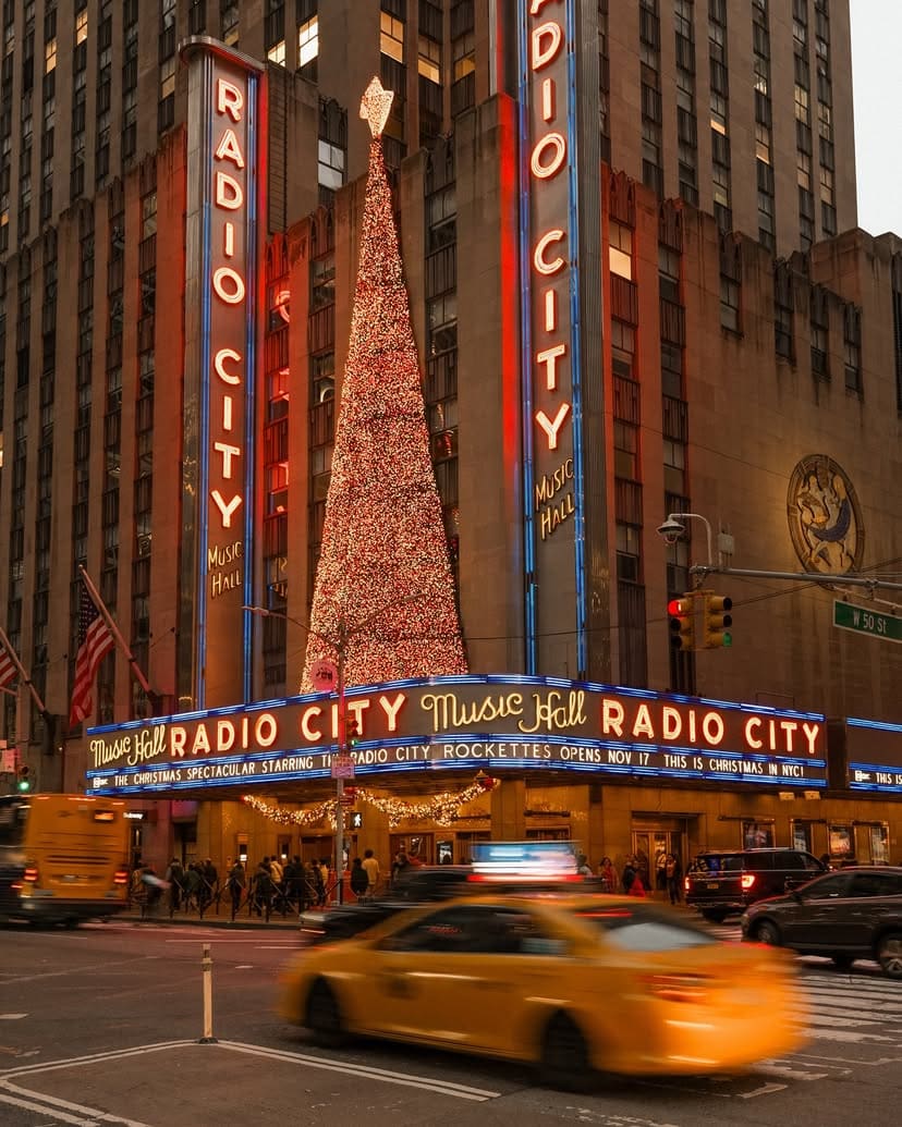 Scenes of Christmas in New York