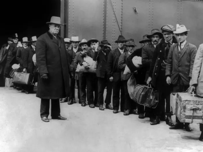 Italian Immigrants arriving at Ellis Island