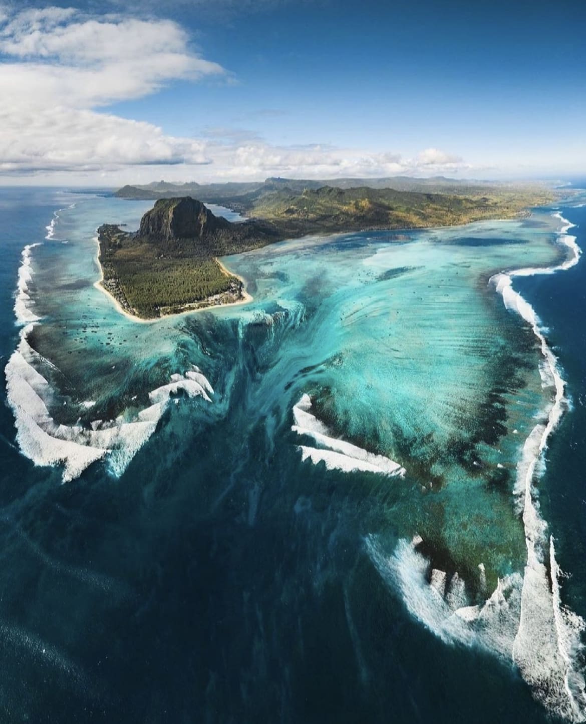 Underwater Waterfall, Mauritius