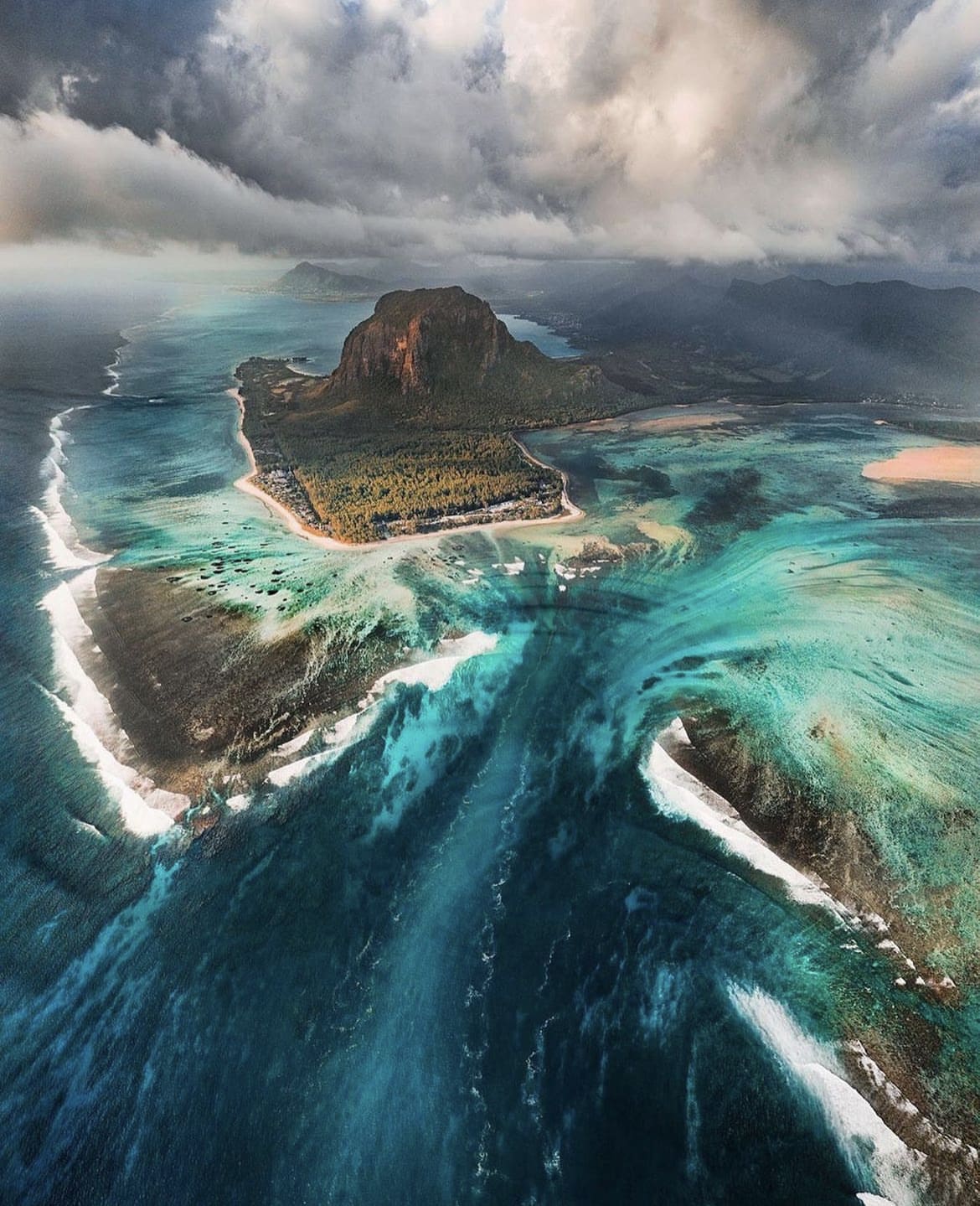 Underwater waterfall in Mauritius